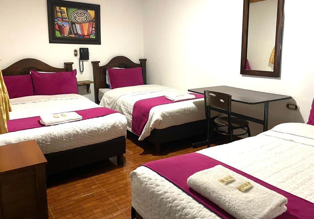 Hostal Internacional Богота Экстерьер фото